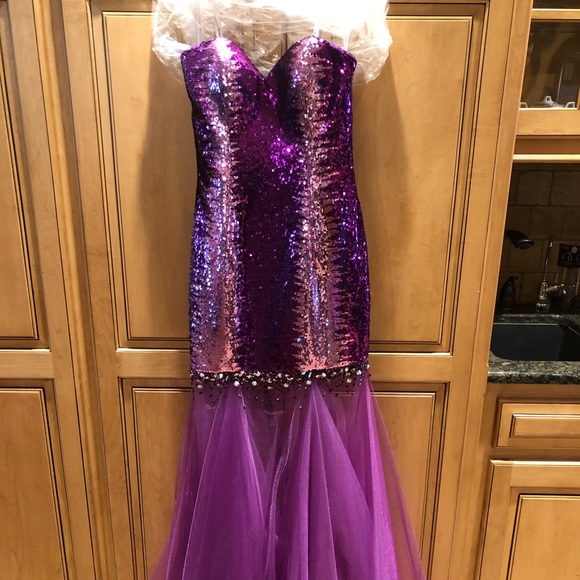 Prom Dress - Picture 4 of 8